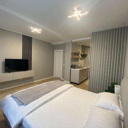 Em04- Studio Premium Târgu Jiu Zewnętrze zdjęcie