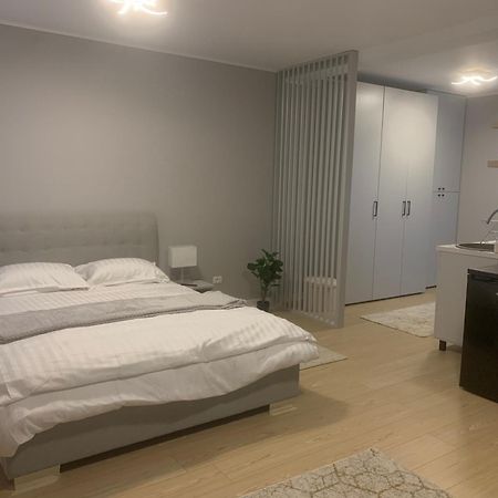 Em04- Studio Premium Târgu Jiu Zewnętrze zdjęcie